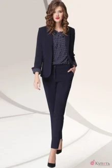 Брючный костюм LeNata 32796 синий с синей блузой в горошек