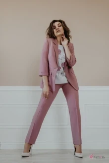 Брючный костюм Ольга Стиль С656 клевер