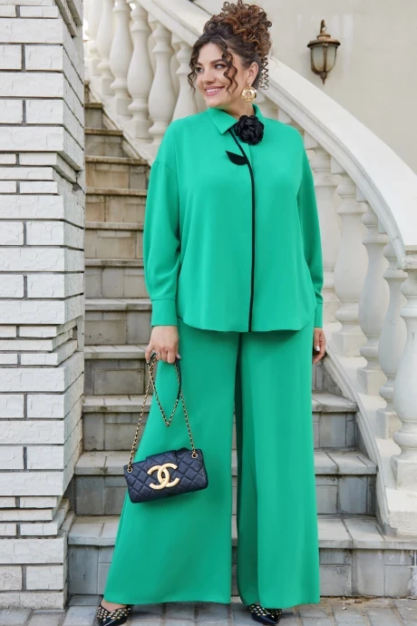 Брючный костюм Vittoria Queen 22923 светло зеленый двойка #1