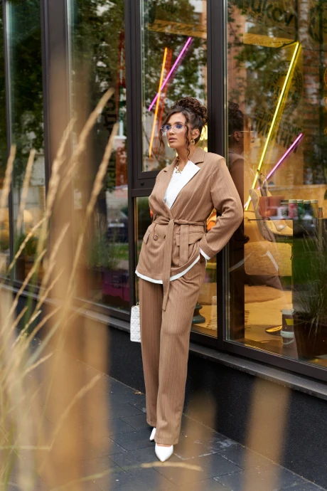 Брючный костюм Beautiful&Free 6369 полоска бежевая тройка #1