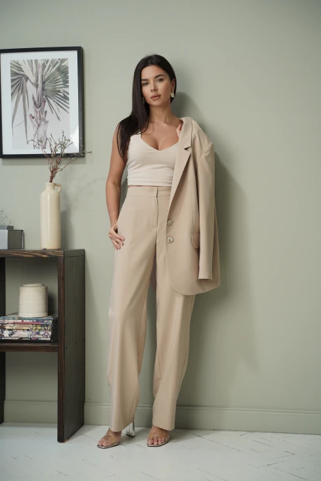 Брючный костюм Ладис Лайн 1585 бежевый #1