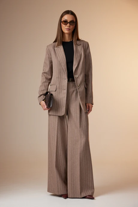 Брючный костюм NOW 1660 кофейный в полоску тройка #1