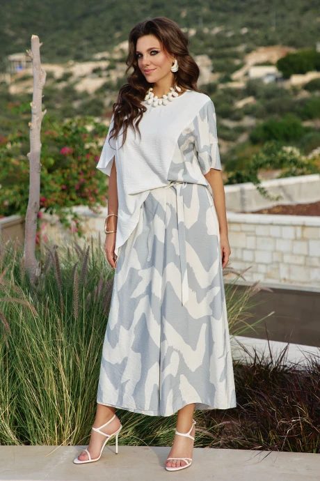 Брючный костюм Vittoria Queen 28373 молочный, серо-голубой двойка #1